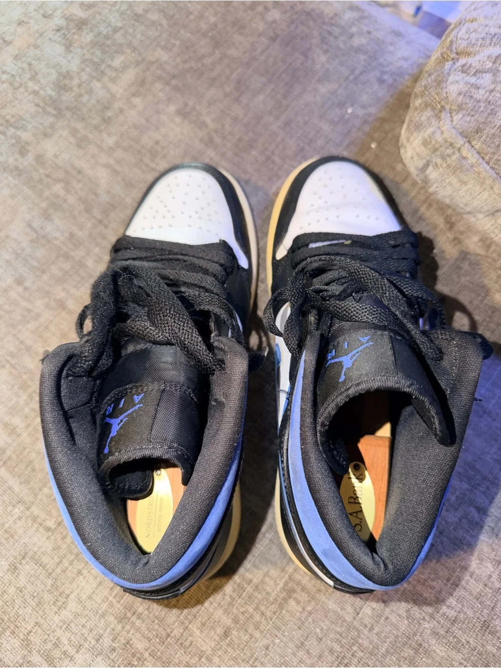 Air Jordan 1 Mid‎ Hyper Royal Black White Men’s Size 8